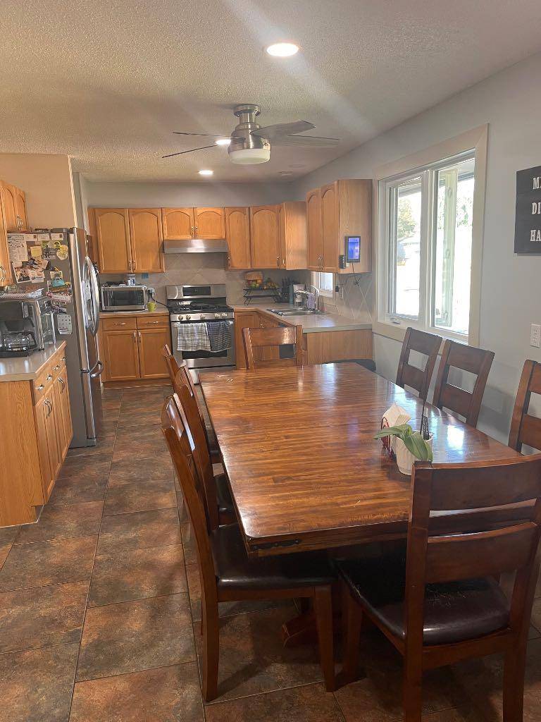 Vauxhall, AB T0K 2K0,939 2nd AVE N