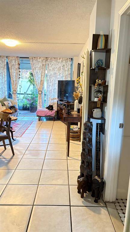 Oakland Park, FL 33309,118 Royal Park Dr #1F