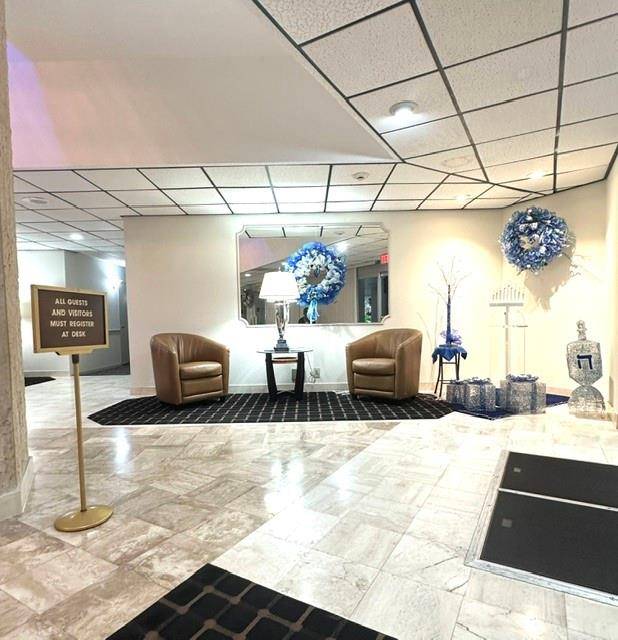 Coral Springs, FL 33065,10777 W Sample Rd #418