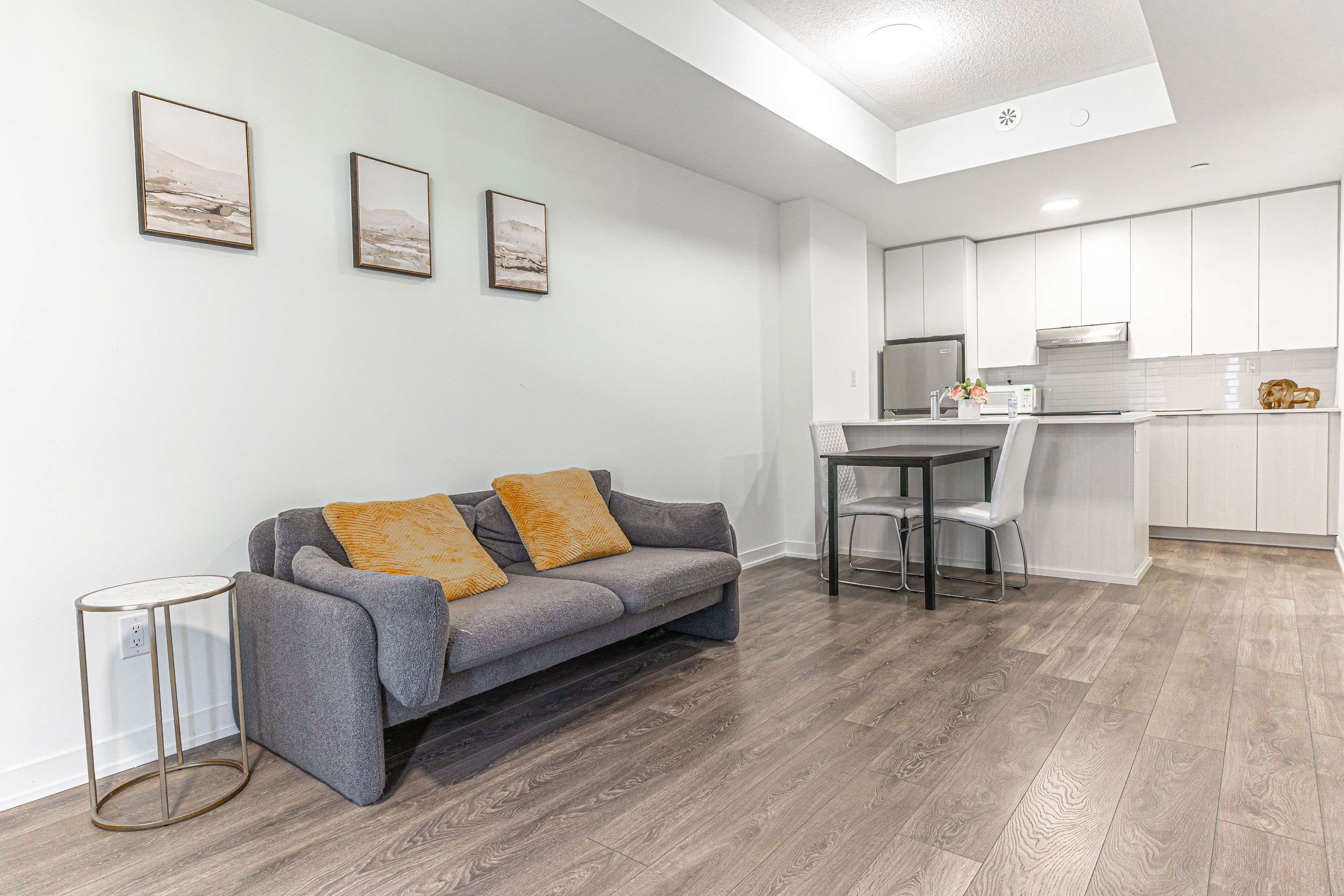 Toronto W04, ON M6M 0E1,145 Canon Jackson DR #P108