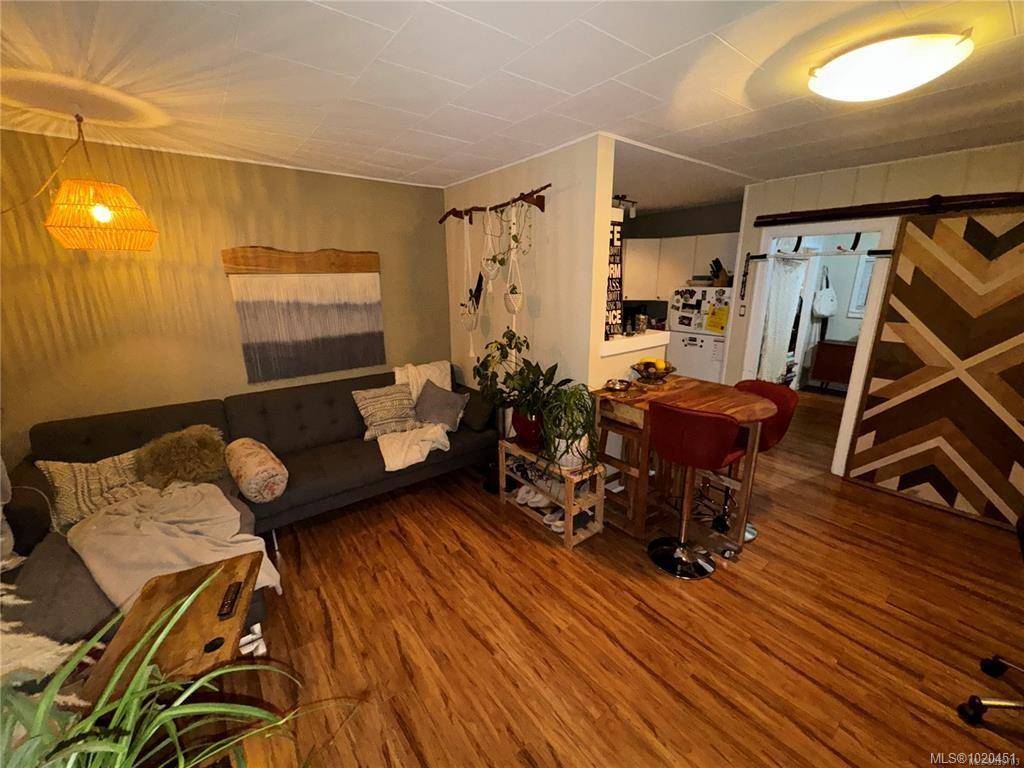 Nanaimo, BC V9R 3C9,502 Elizabeth St