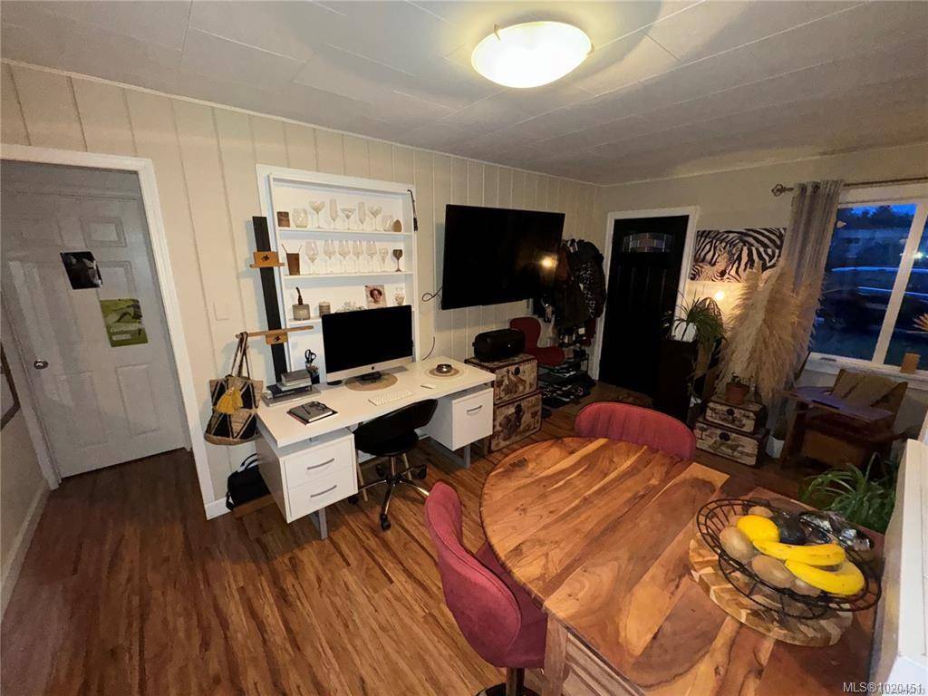 Nanaimo, BC V9R 3C9,502 Elizabeth St