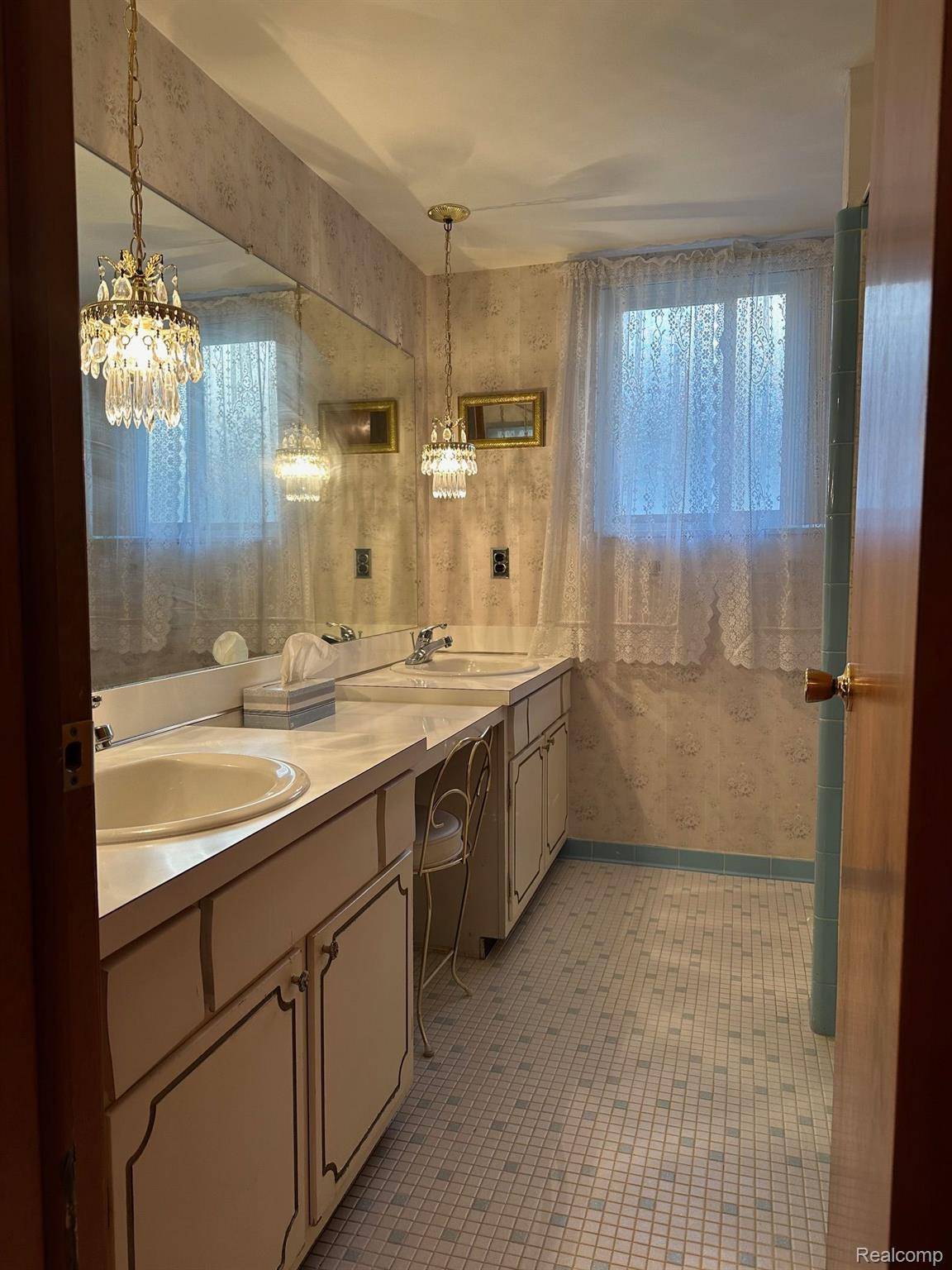 Sterling Heights, MI 48310,4211 GUNTHER DR