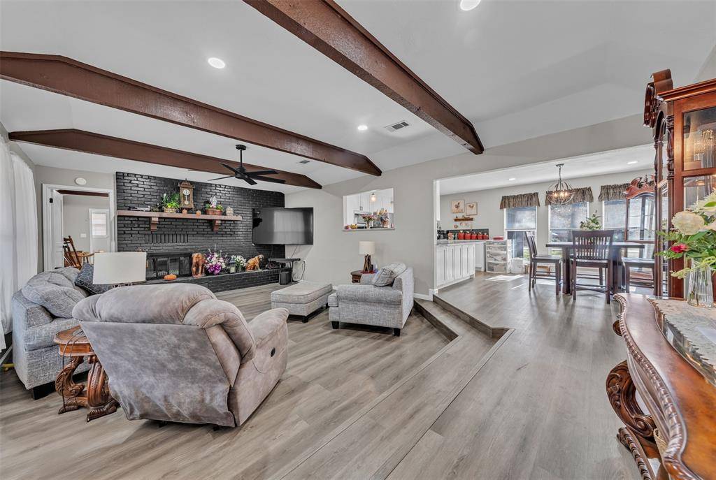 Burleson, TX 76028,1908 Thousand Oaks Drive