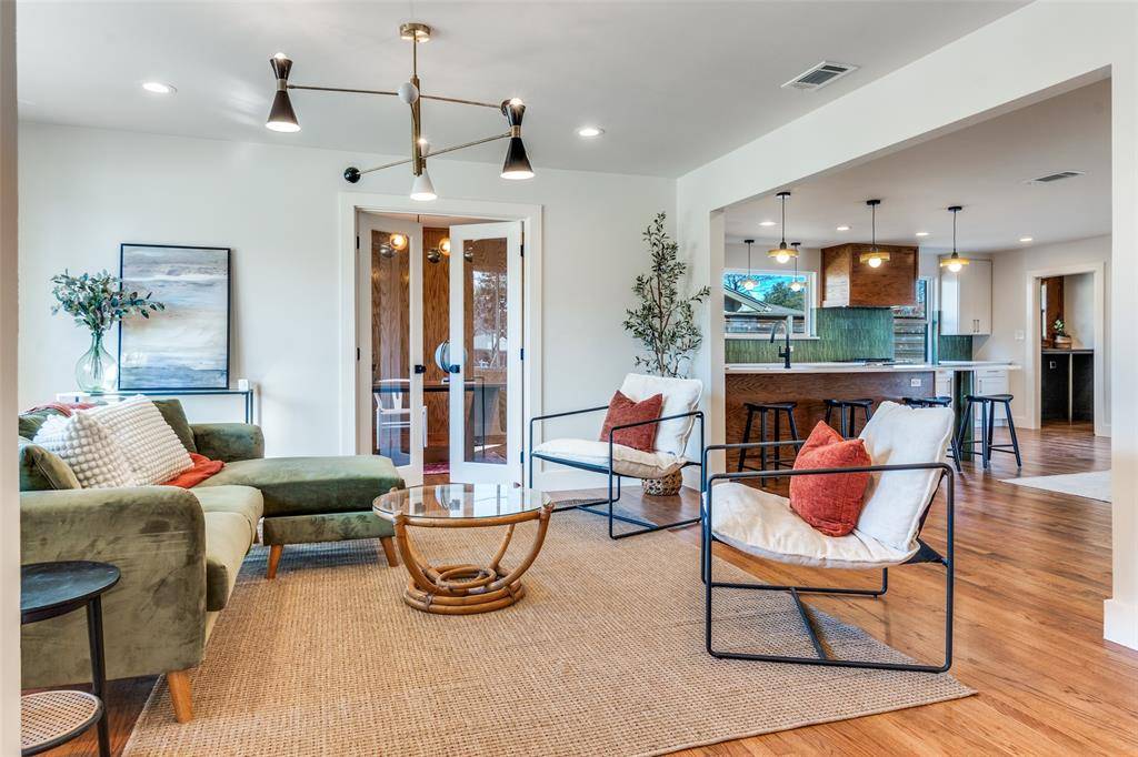 Dallas, TX 75228,2578 Saint Francis Avenue