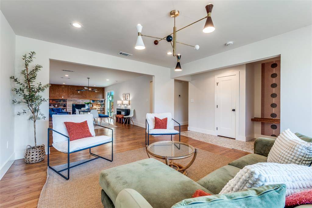 Dallas, TX 75228,2578 Saint Francis Avenue