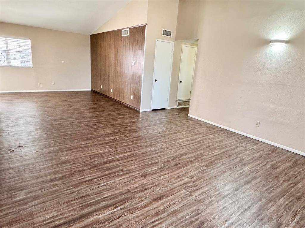 Grand Prairie, TX 75051,1613 Squire Court