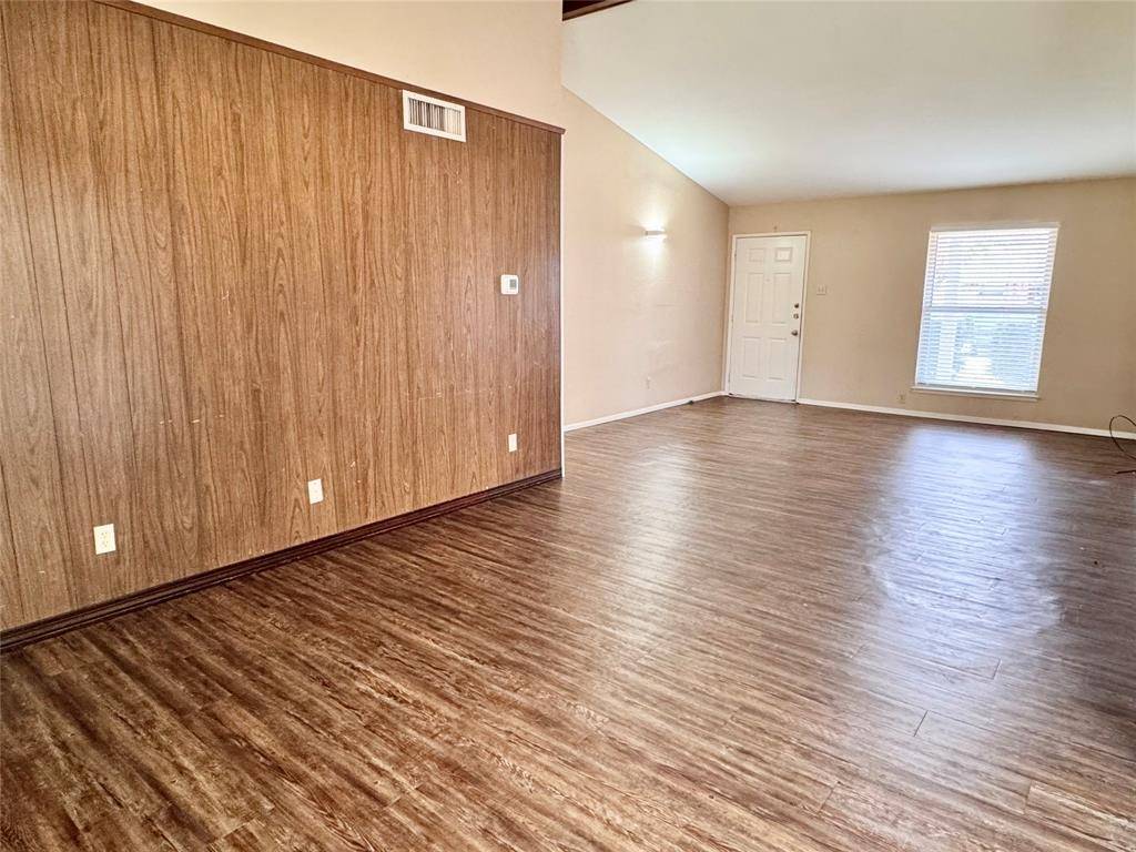 Grand Prairie, TX 75051,1613 Squire Court