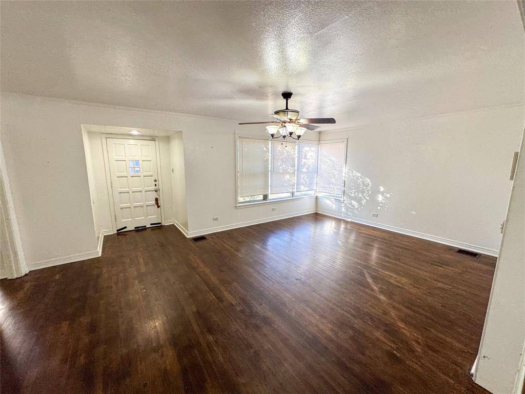 Denison, TX 75020,1431 W Chestnut Street