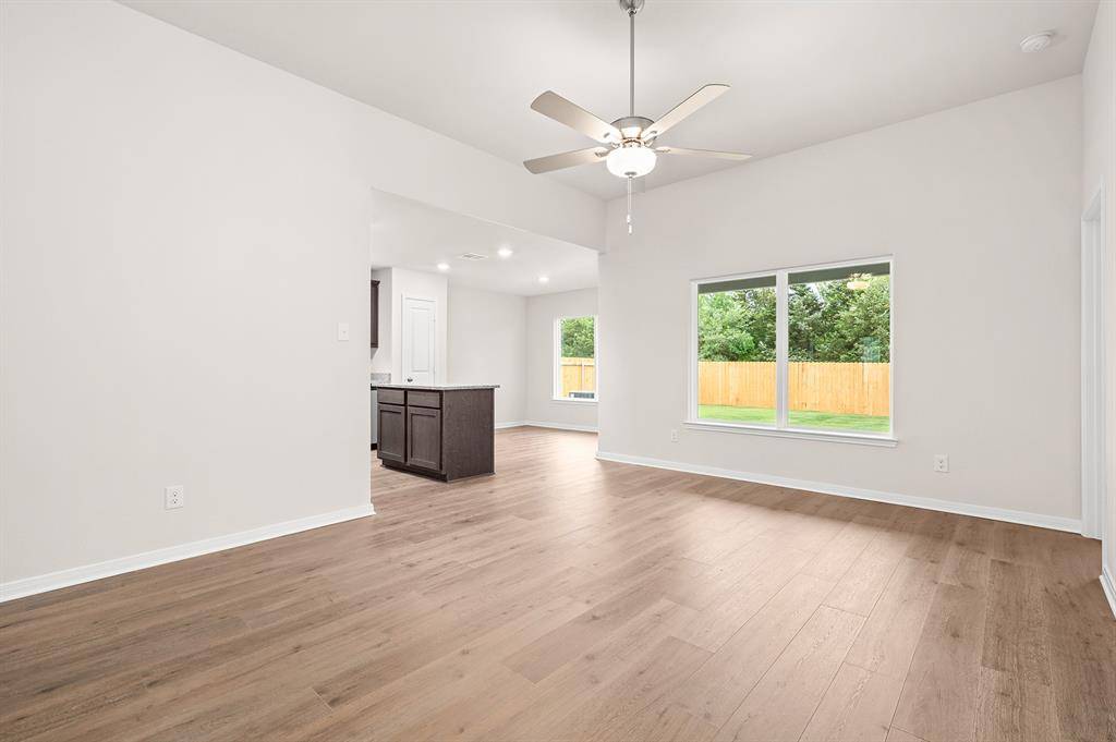 Terrell, TX 75160,206 North Island Drive