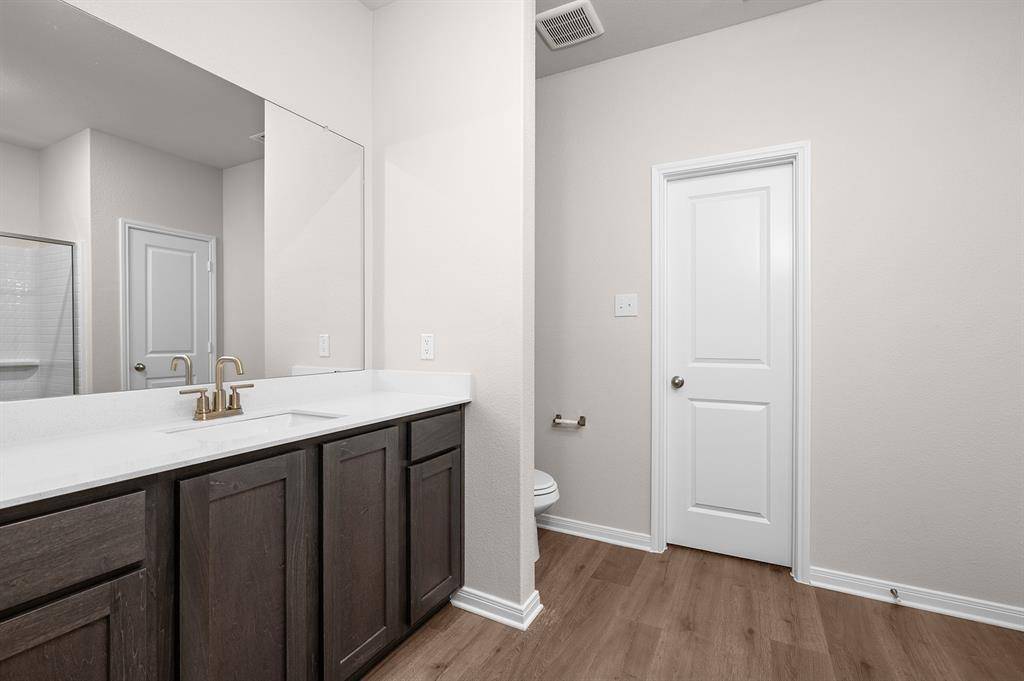 Terrell, TX 75160,201 North Island Drive