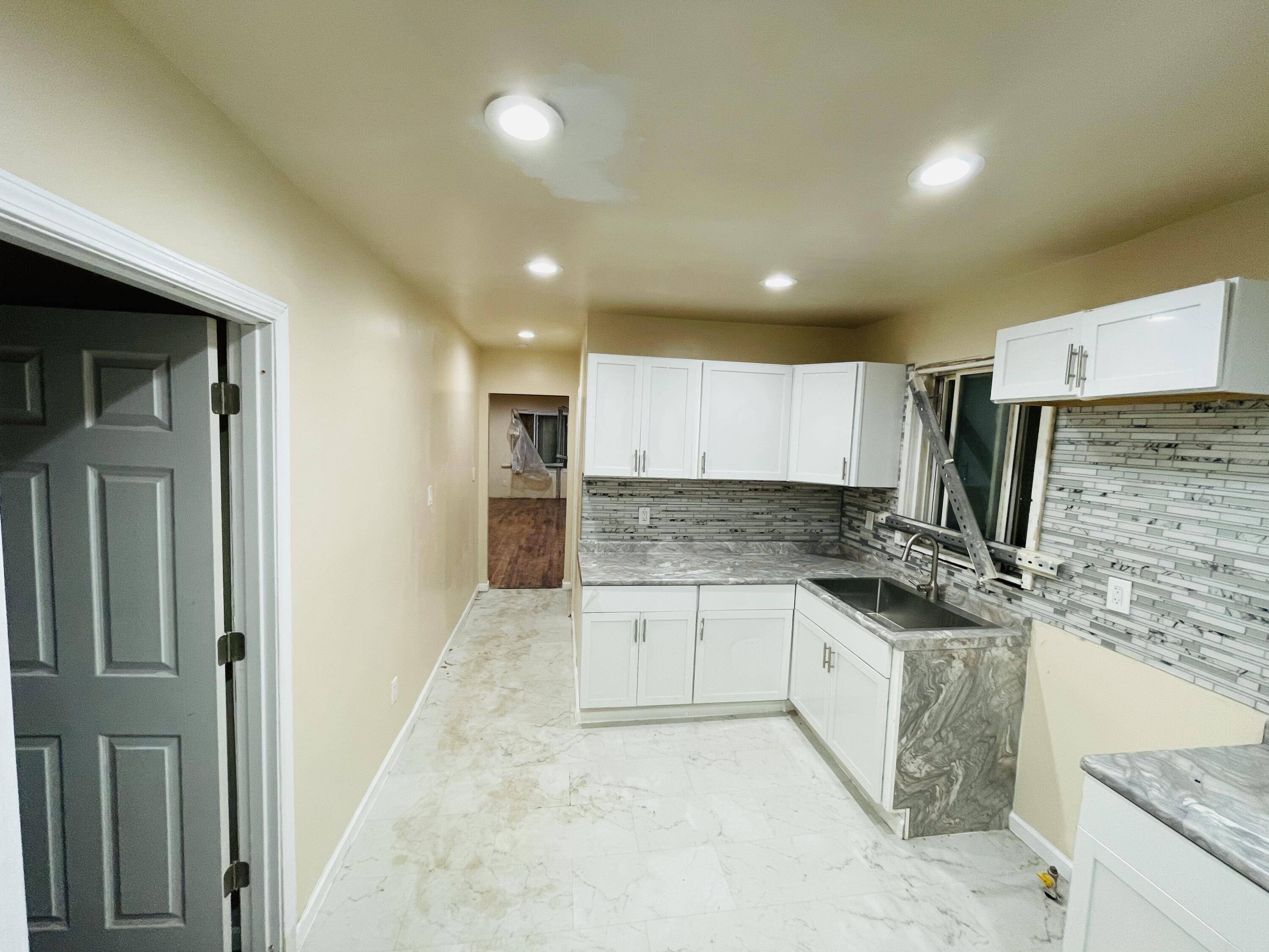 Detroit, MI 48221,16169 Kentucky ST