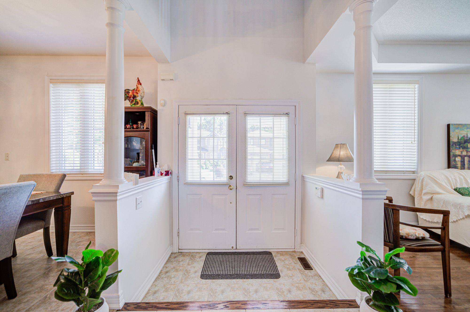 Toronto E10, ON M1E 2L8,106 Craggview DR