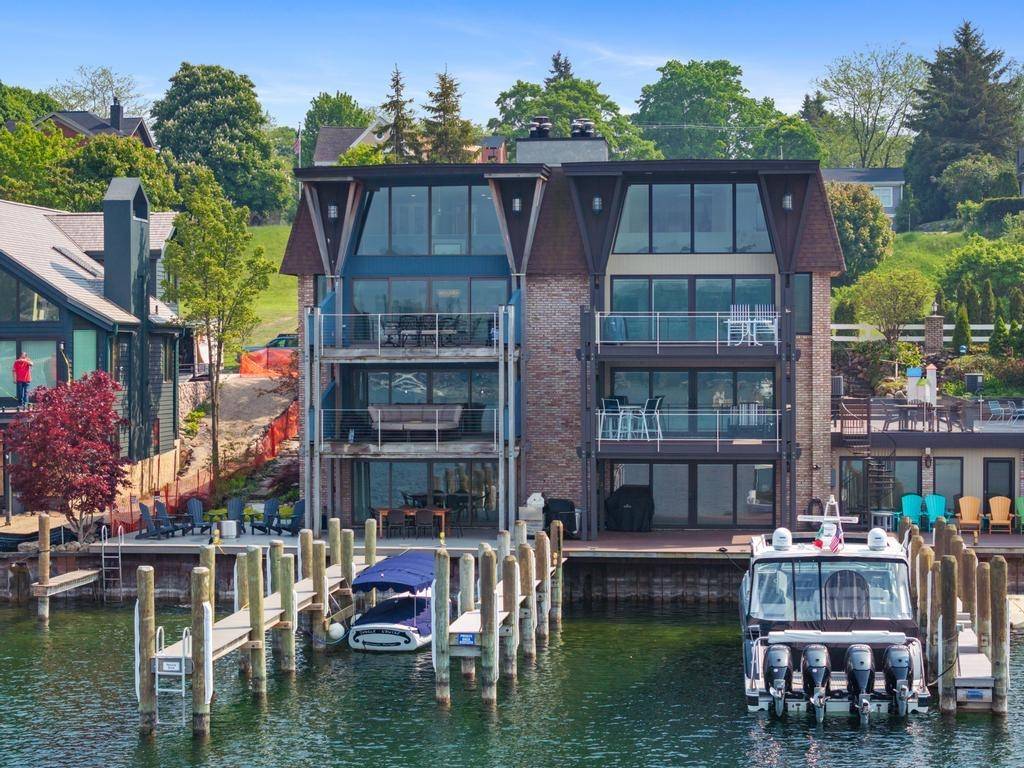 Charlevoix, MI 49720,111B Belvedere AVE