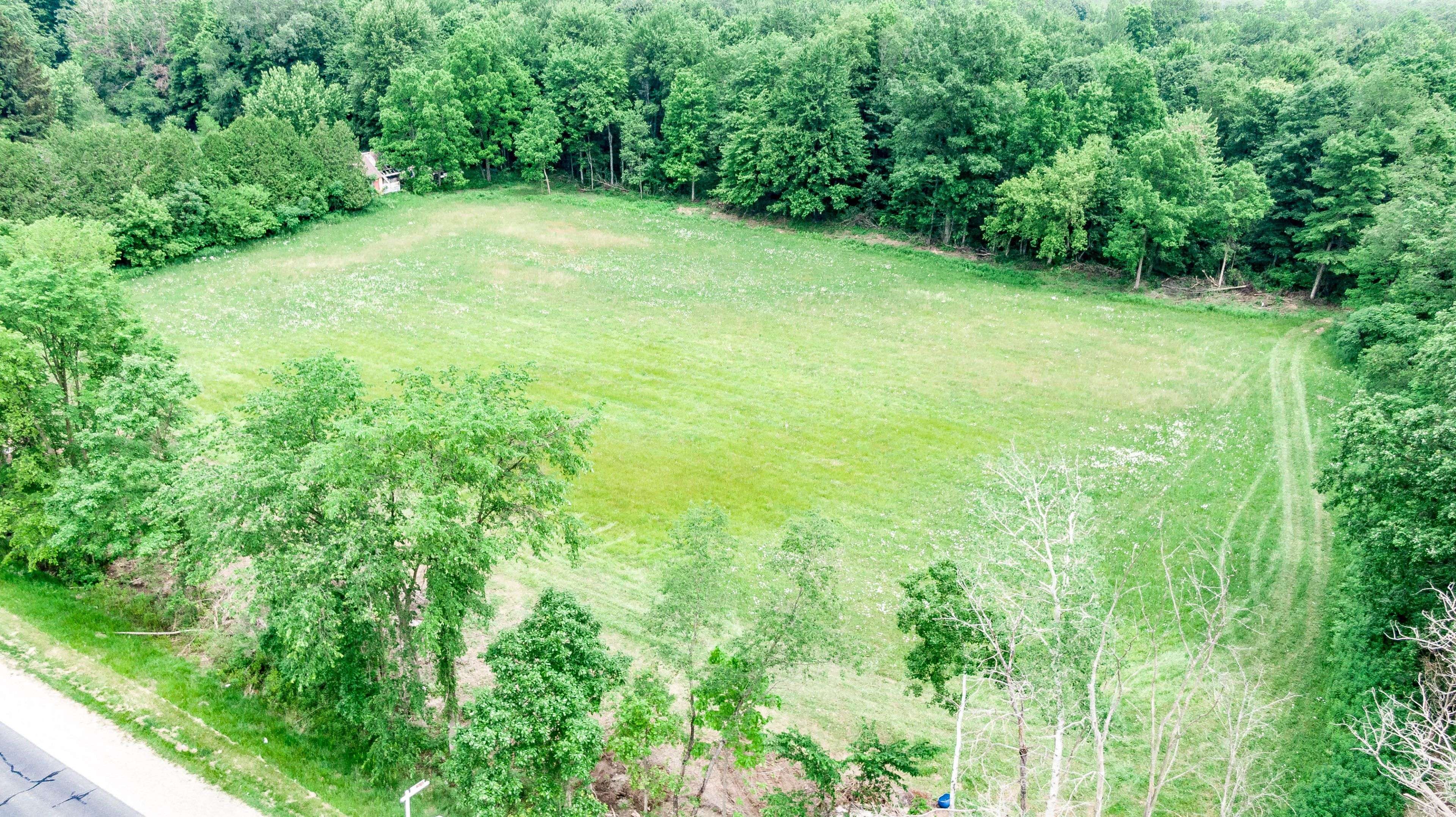 Chatham-kent, ON N0P 1C0,30101 Peter RD