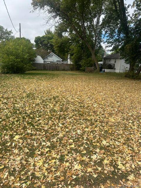 208 S SHERIDAN ST, Bay City, MI 48708