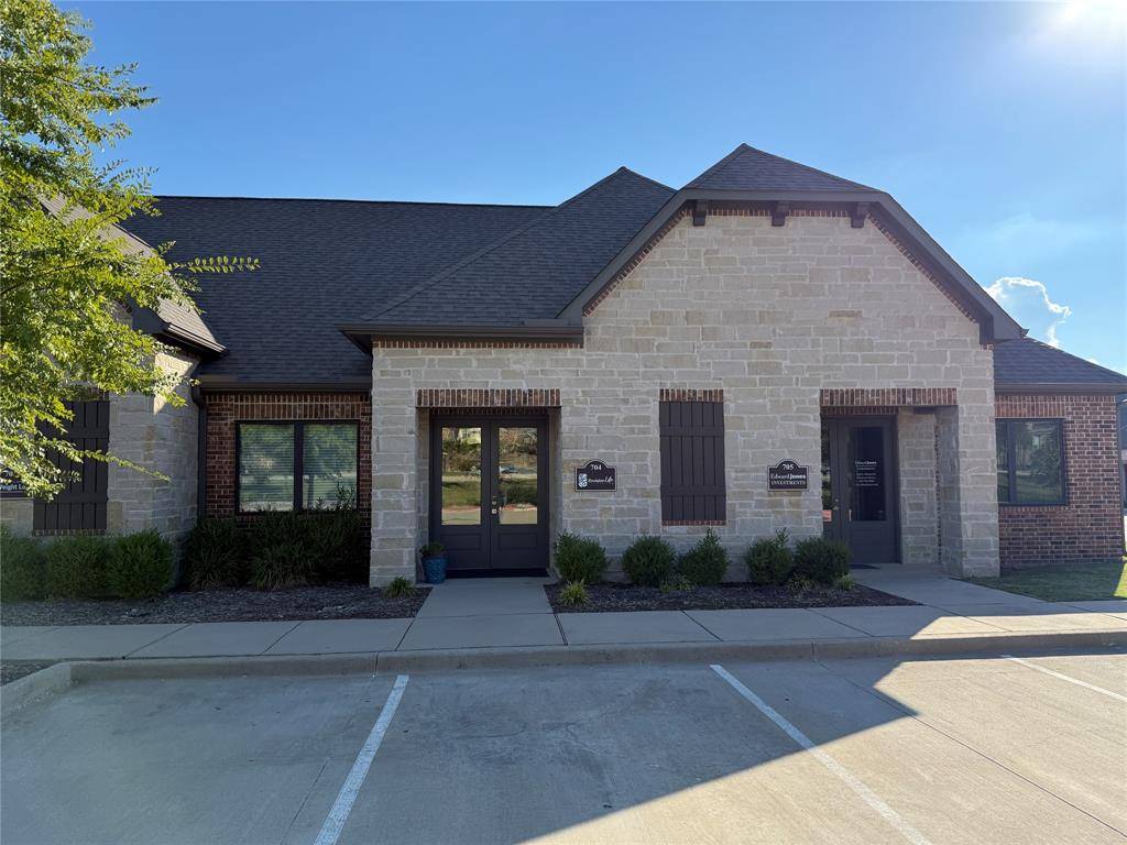 Carrollton, TX 75010,4425 Plano Parkway #704