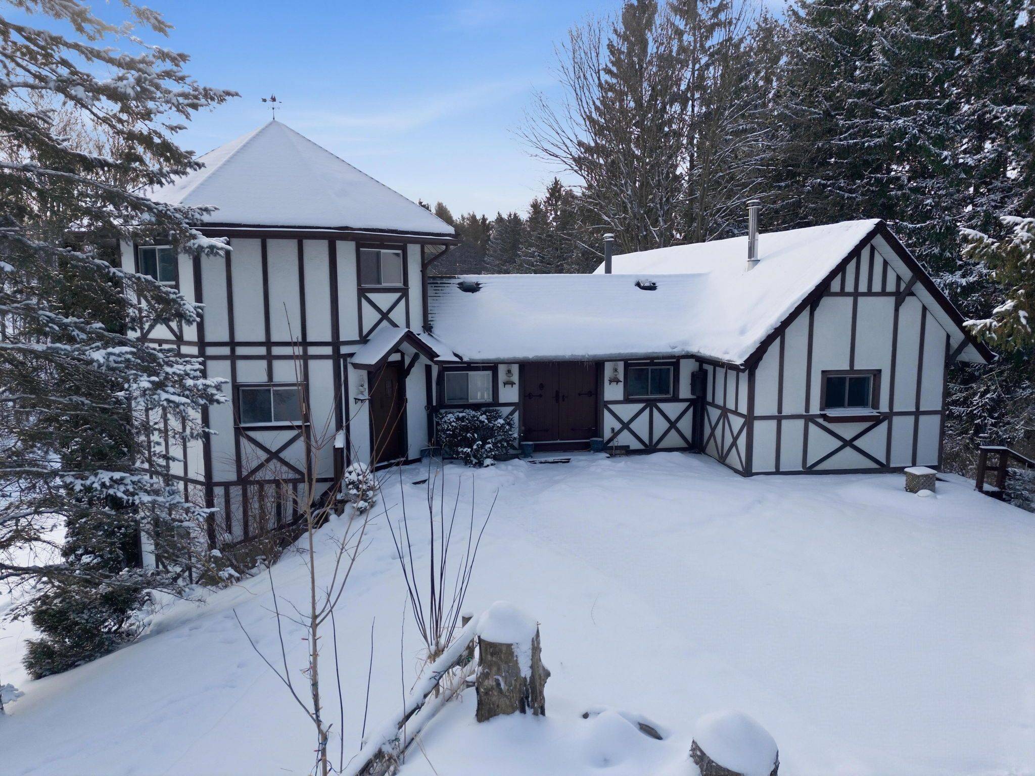 Oshawa, ON L1H 0N2,1385 Raglan RD E