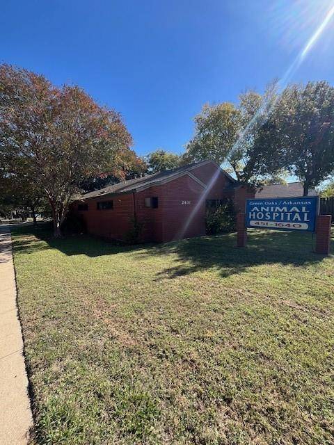 Arlington, TX 76016,2401 W Green Oaks Boulevard