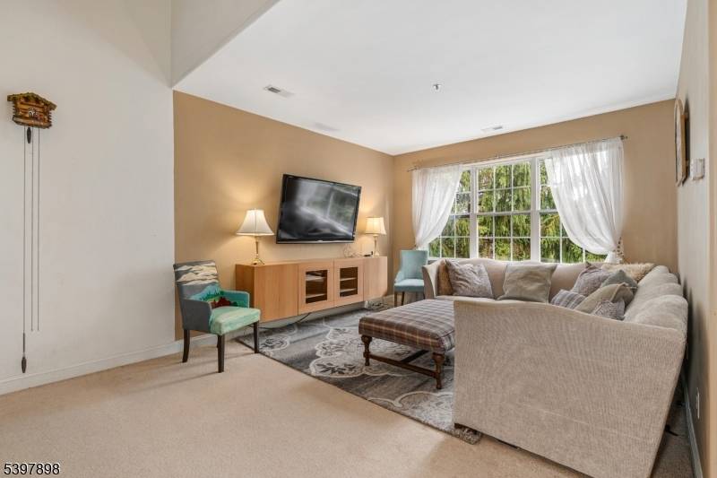 Lopatcong Twp., NJ 08865,106 Limerick Ln