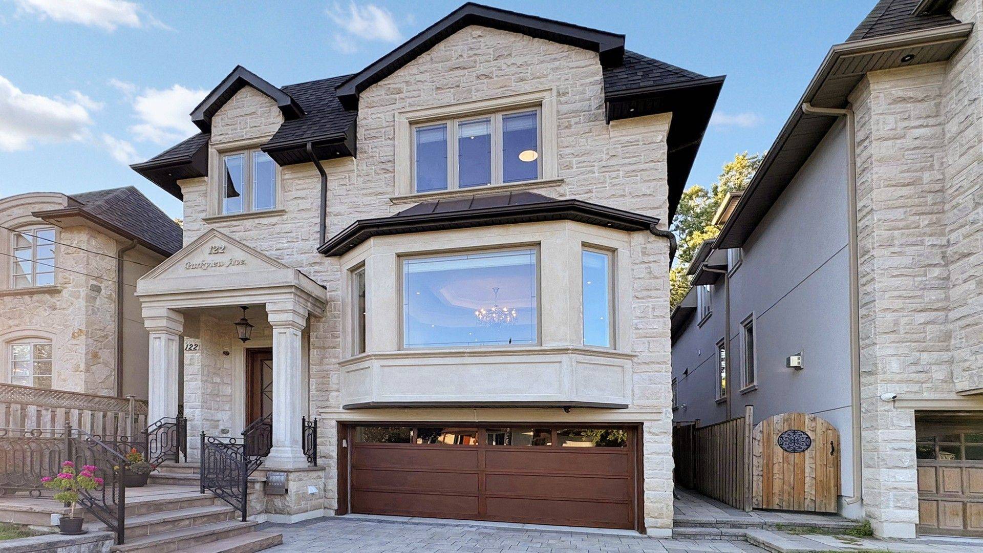 Toronto C14, ON M2N 3Y5,122 Parkview AVE