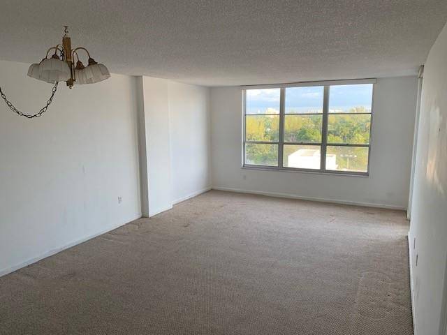 Miami Beach, FL 33140,4101 Pine Tree Dr #709