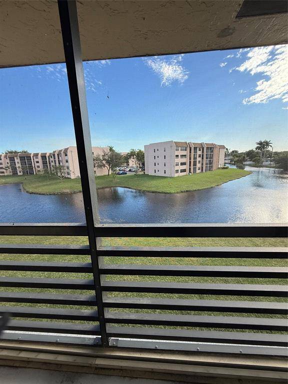 Sunrise, FL 33322,10442 Sunrise Lakes Blvd #303