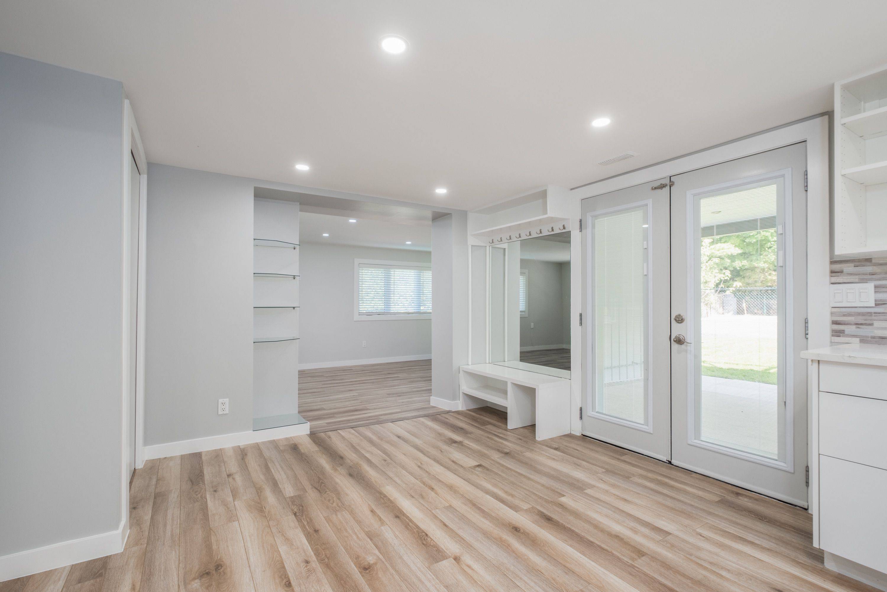 Georgina, ON L0E 1L0,23 Sunnidale BLVD E