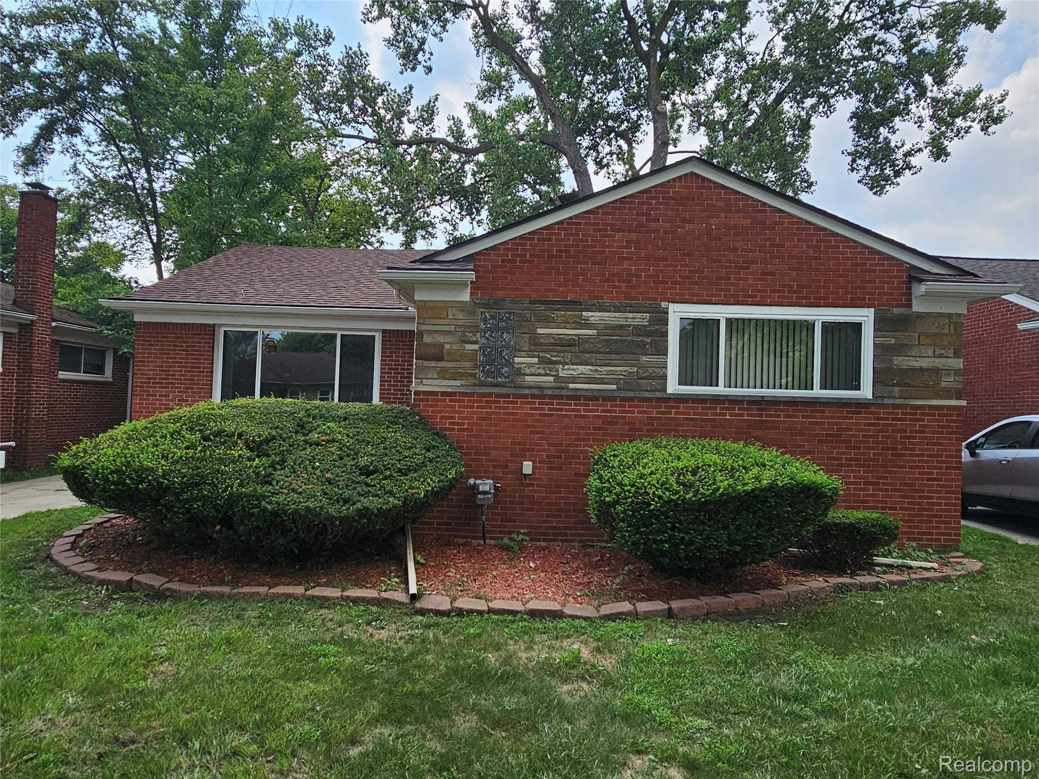 Oak Park, MI 48237,23091 SUSSEX ST