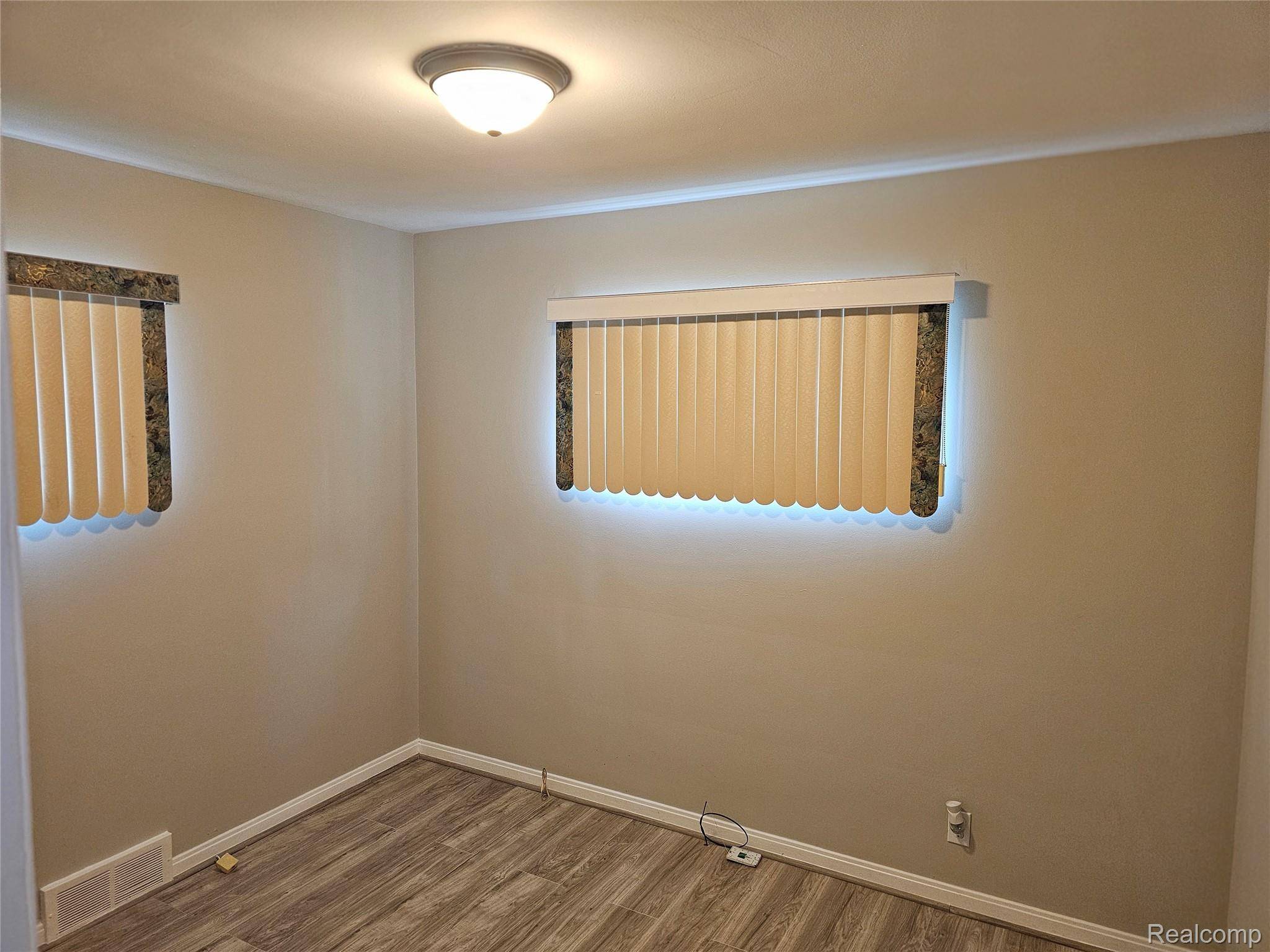 Oak Park, MI 48237,23091 SUSSEX ST