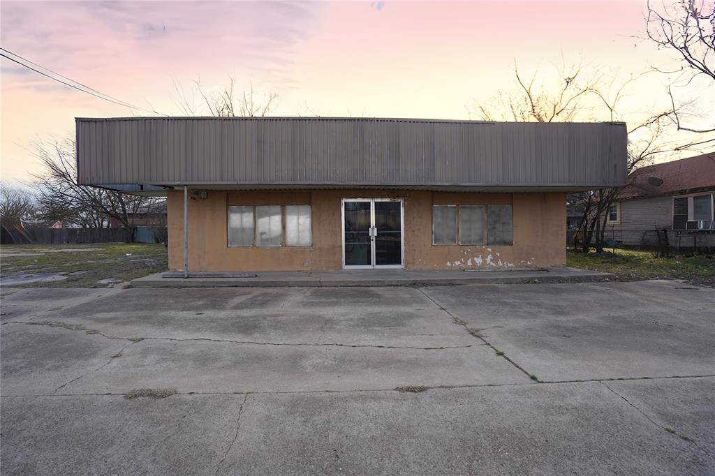 Mineral Wells, TX 76067,903 S OAK Avenue