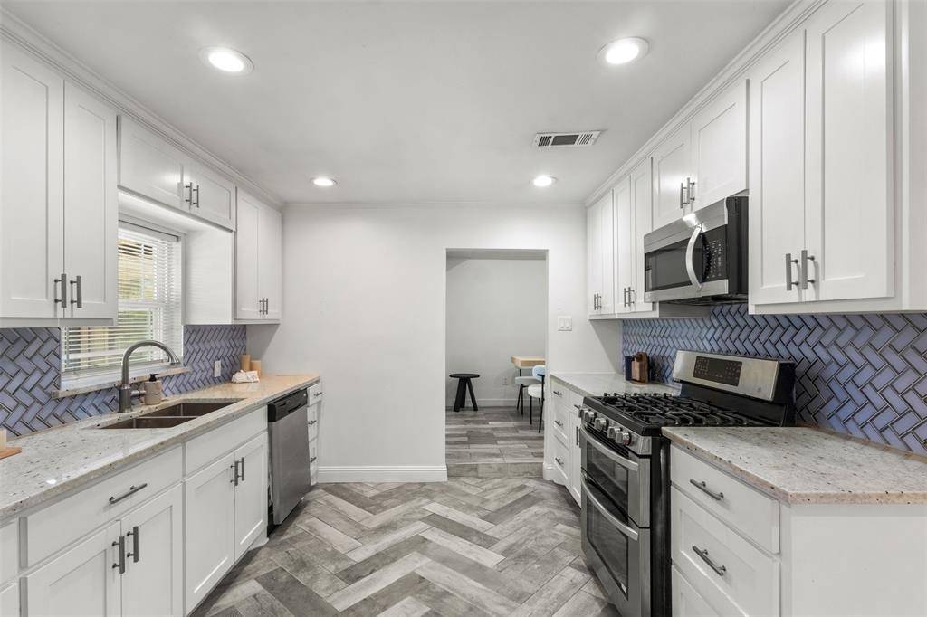 Grand Prairie, TX 75051,701 SW 5th Street