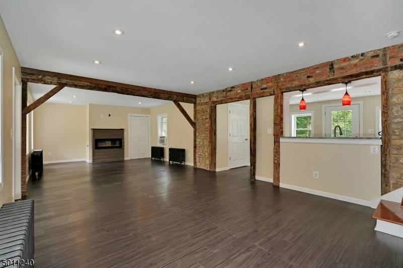 Greenwich Twp., NJ 08886,619 South Main Street