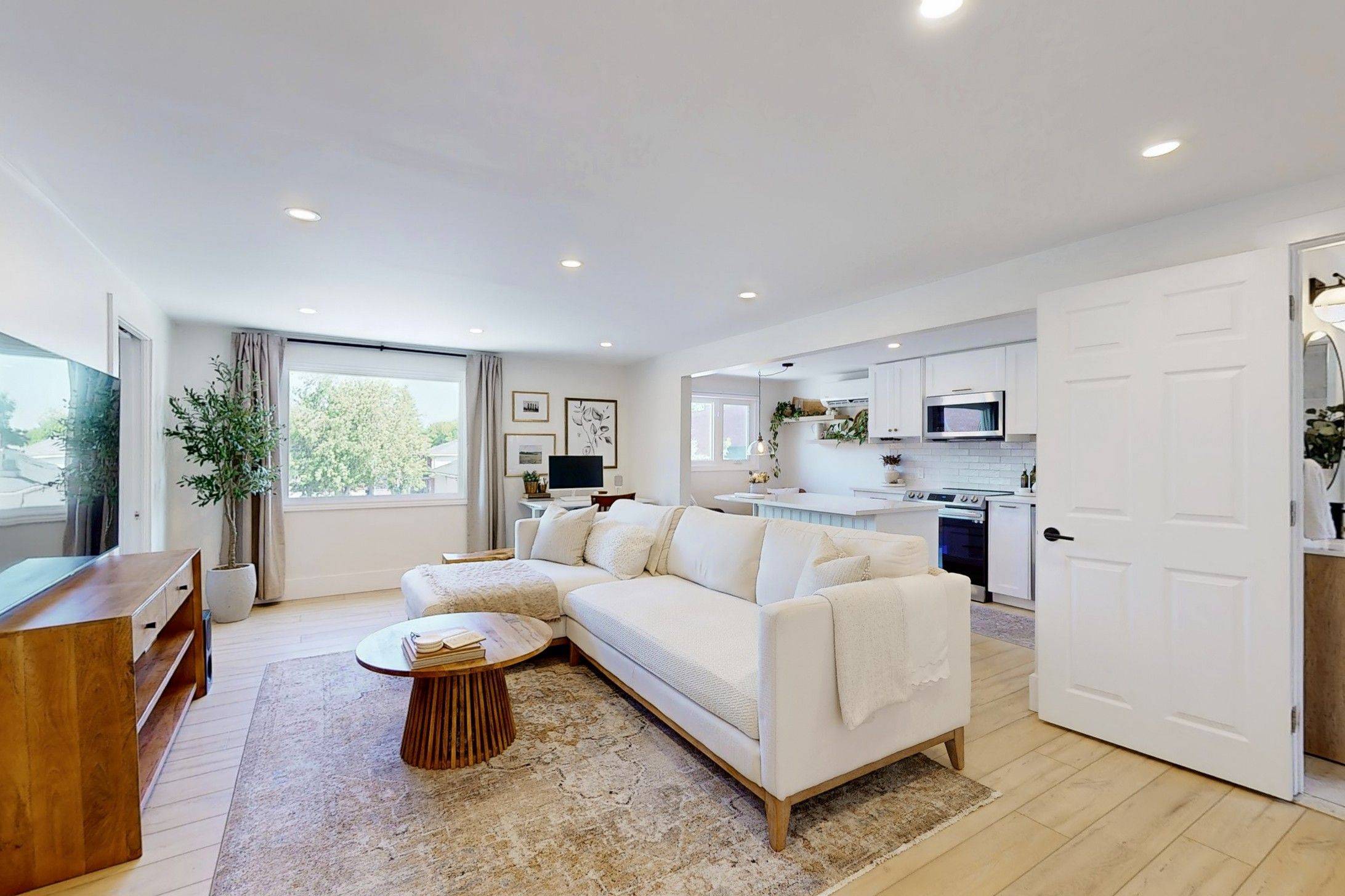 Innisfil, ON L0L 1L0,23 Queen ST