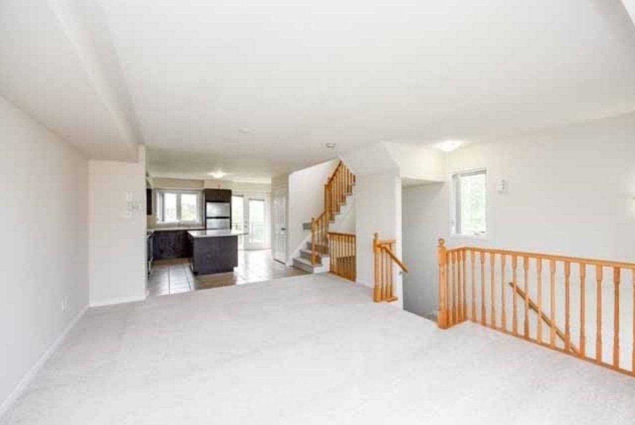 Brampton, ON L7T 2B6,60 Fairwood CIR #37