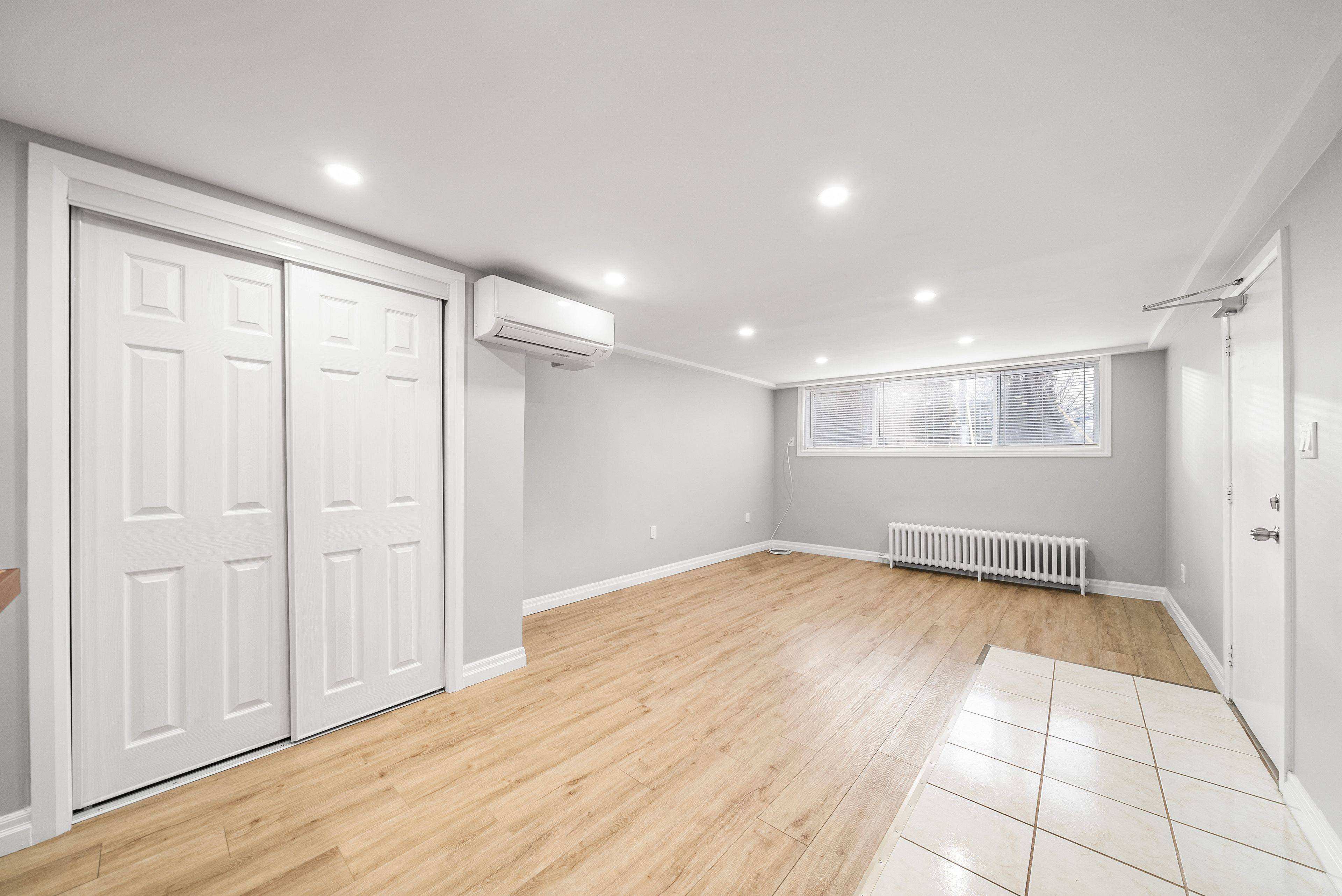 Toronto W06, ON M8W 2Y9,48A Arcadian CIR #1