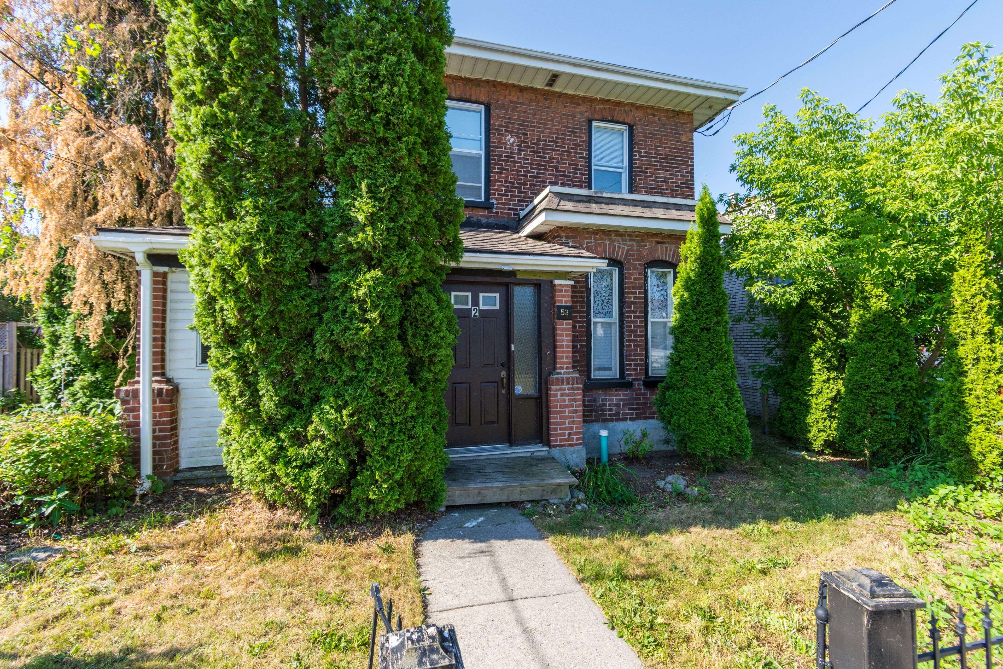 Quinte West, ON K8V 1P1,53 CROWN ST