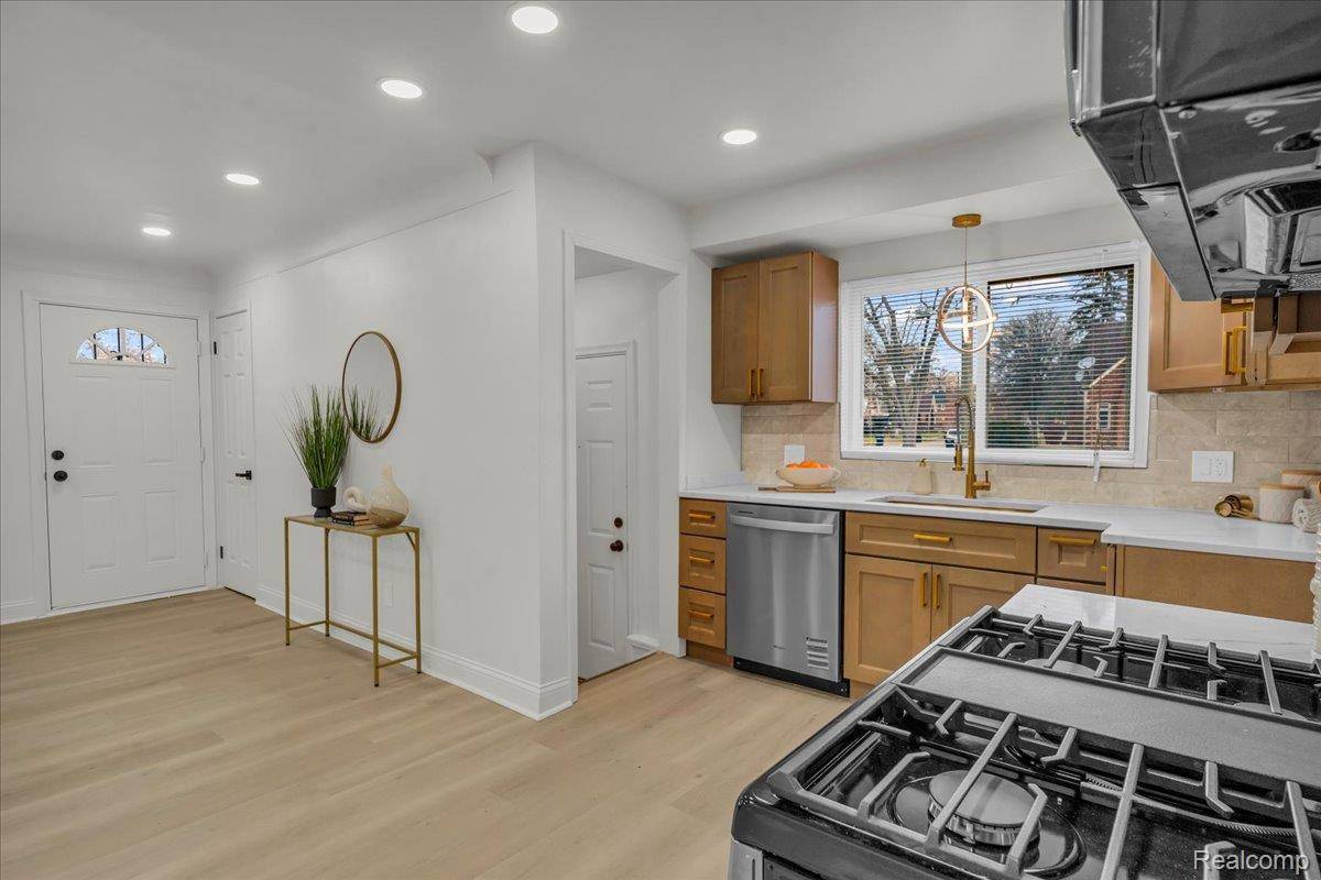 Detroit, MI 48227,14050 Prevost ST