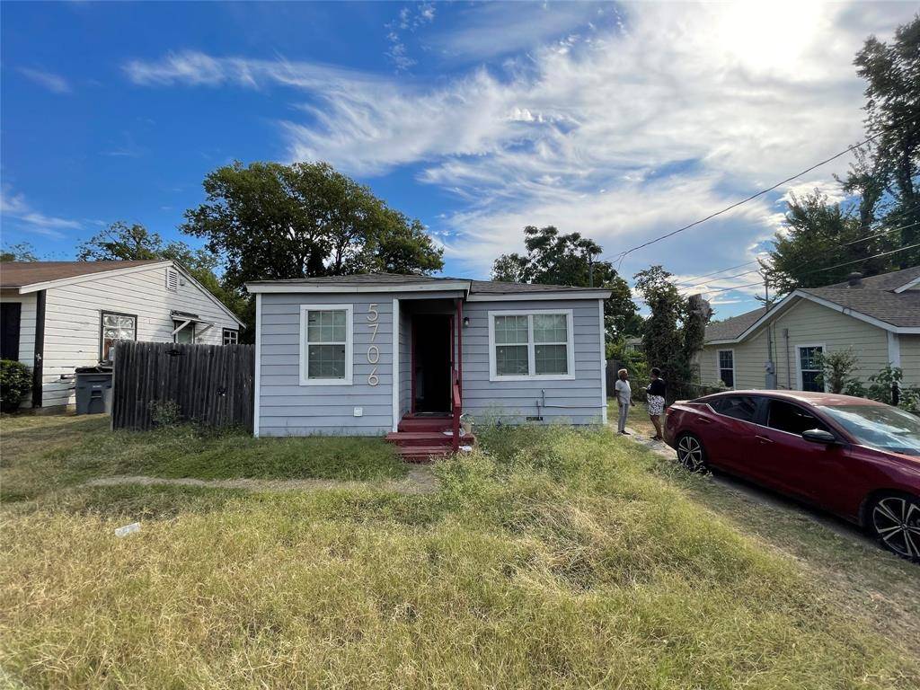 Dallas, TX 75235,5704 Pickfair Circle