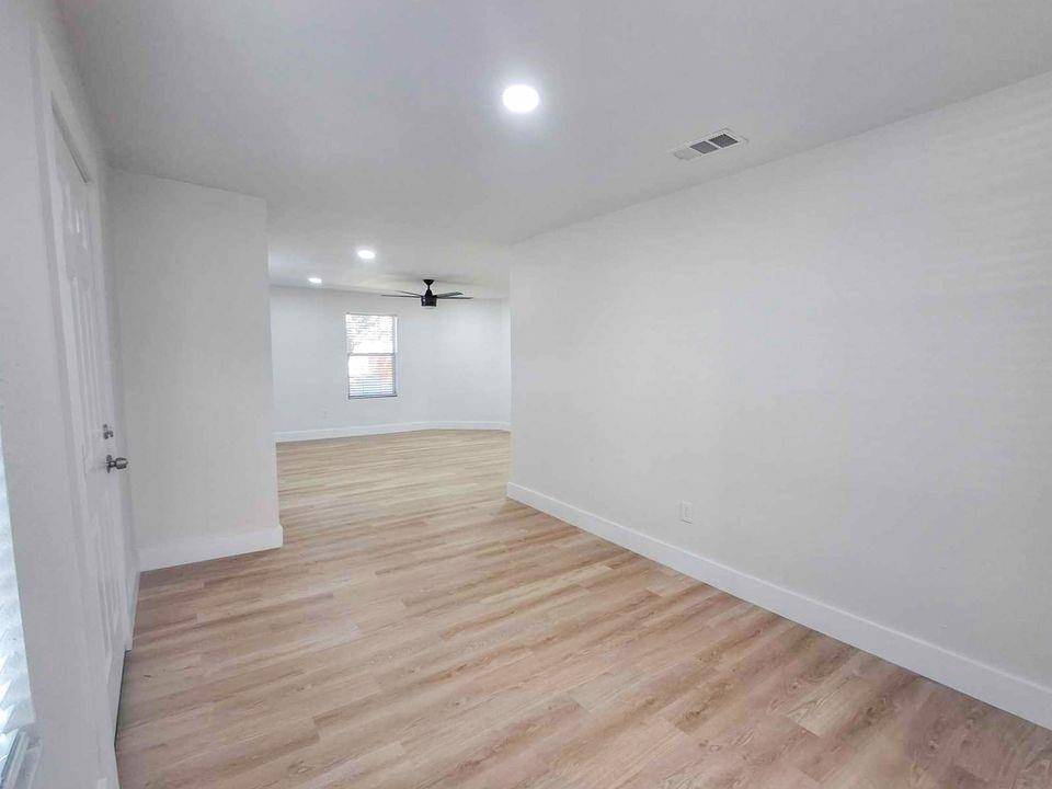 Cleburne, TX 76033,220 W Wardville Street