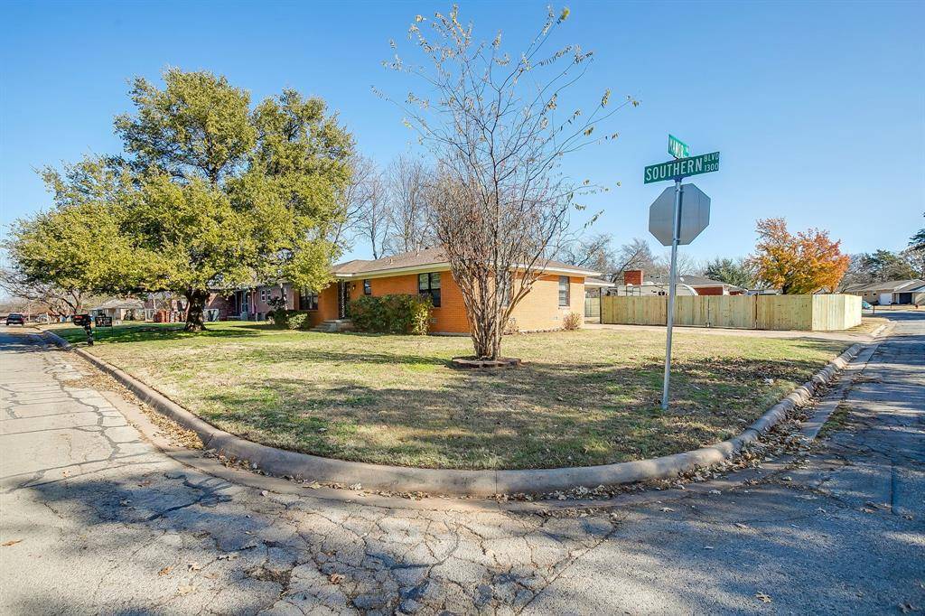 Cleburne, TX 76033,1327 Southern Boulevard