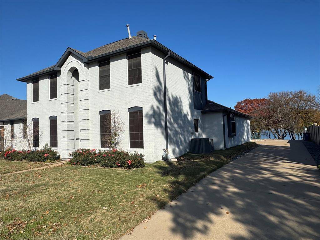 Rowlett, TX 75089,8909 Creekside Drive