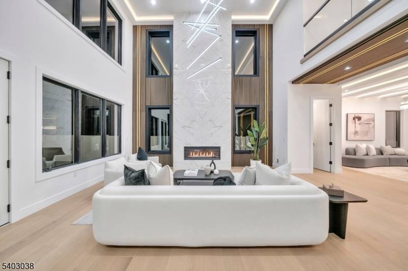 Paramus Boro, NJ 07652,801 Godwin Rd