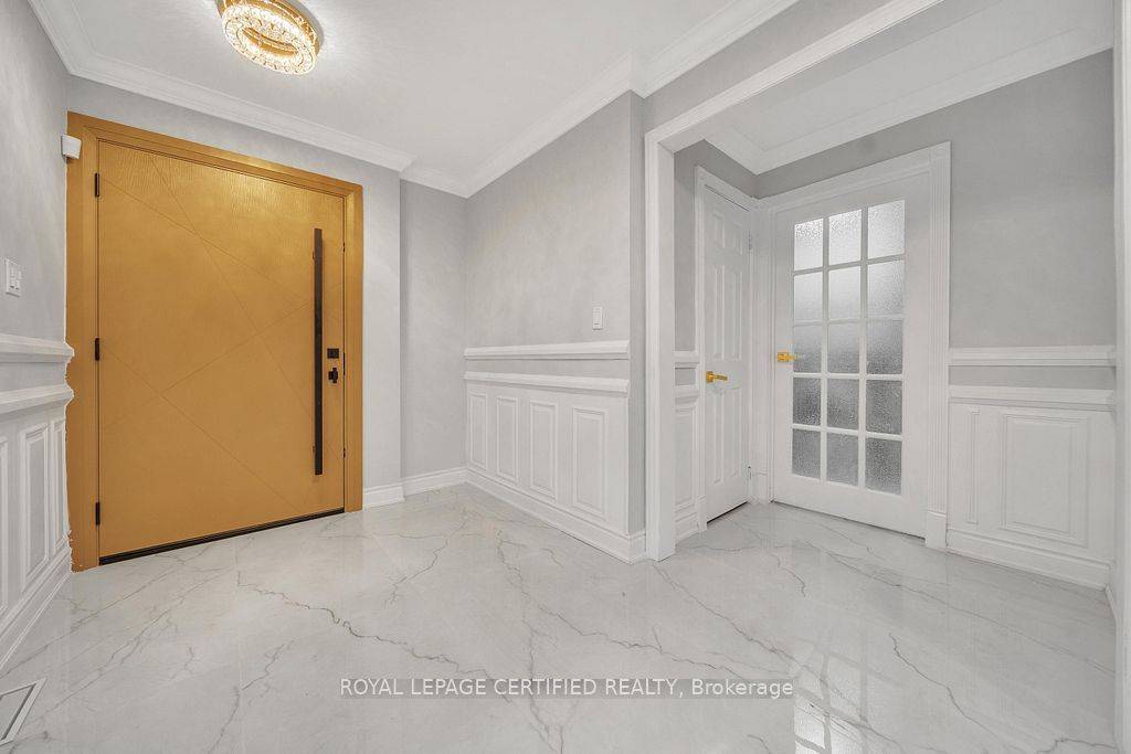 Mississauga, ON L5N 5C5,6062 Prairie CIR