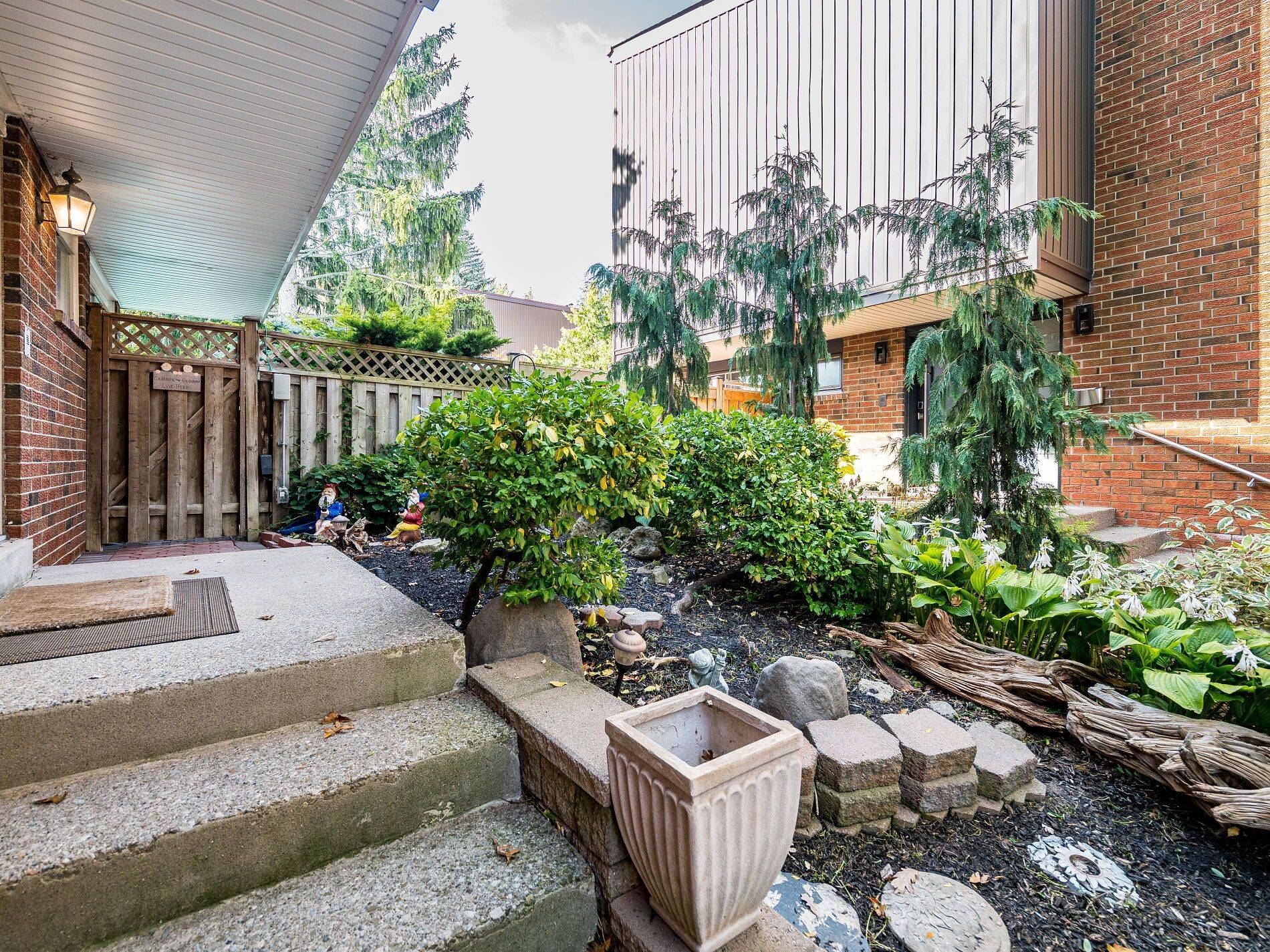 Mississauga, ON L5L 1P8,3636 Pitch Pine CRES