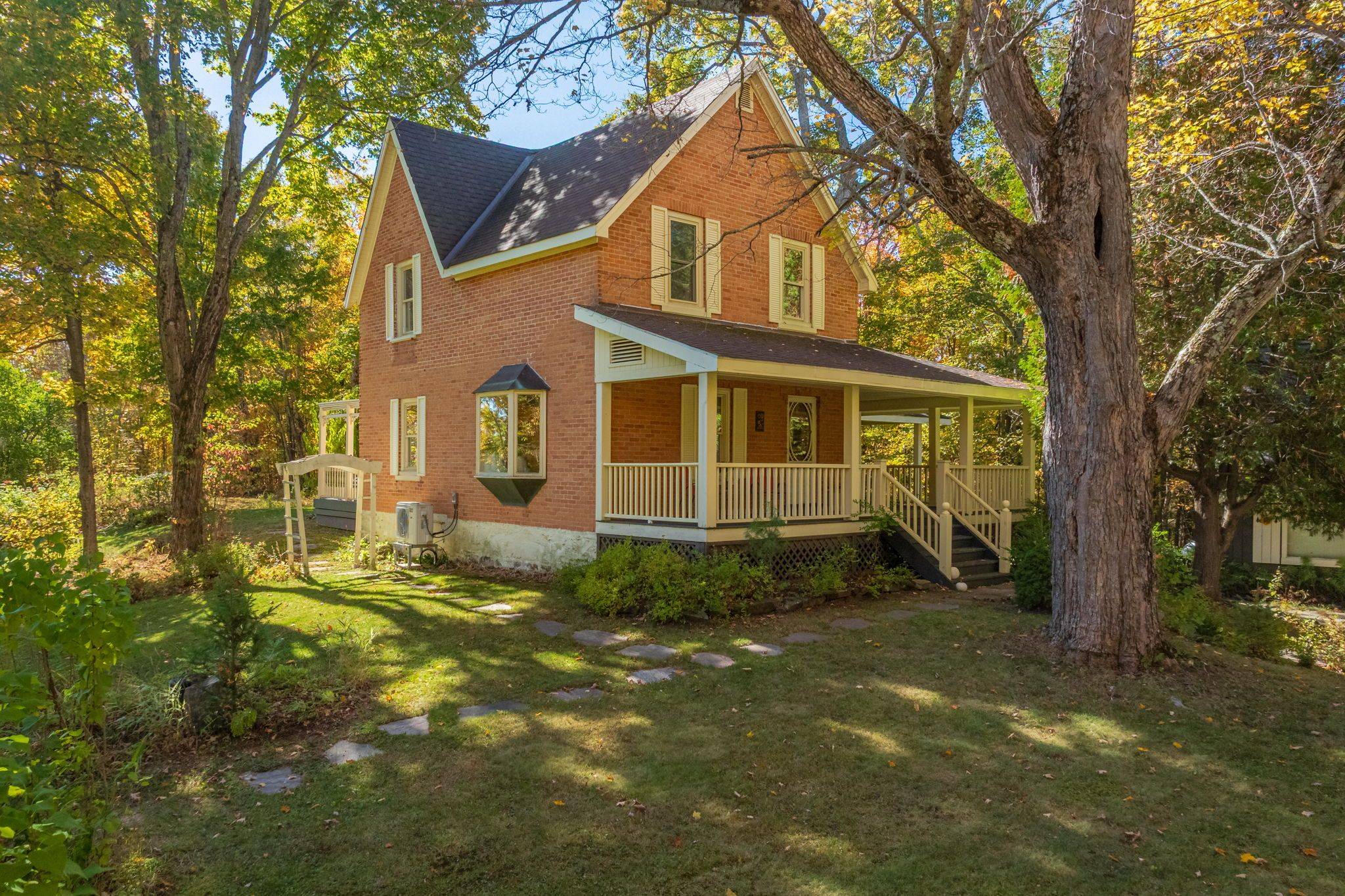 Lake Of Bays, ON P1H 2E5,2360 60 HWY