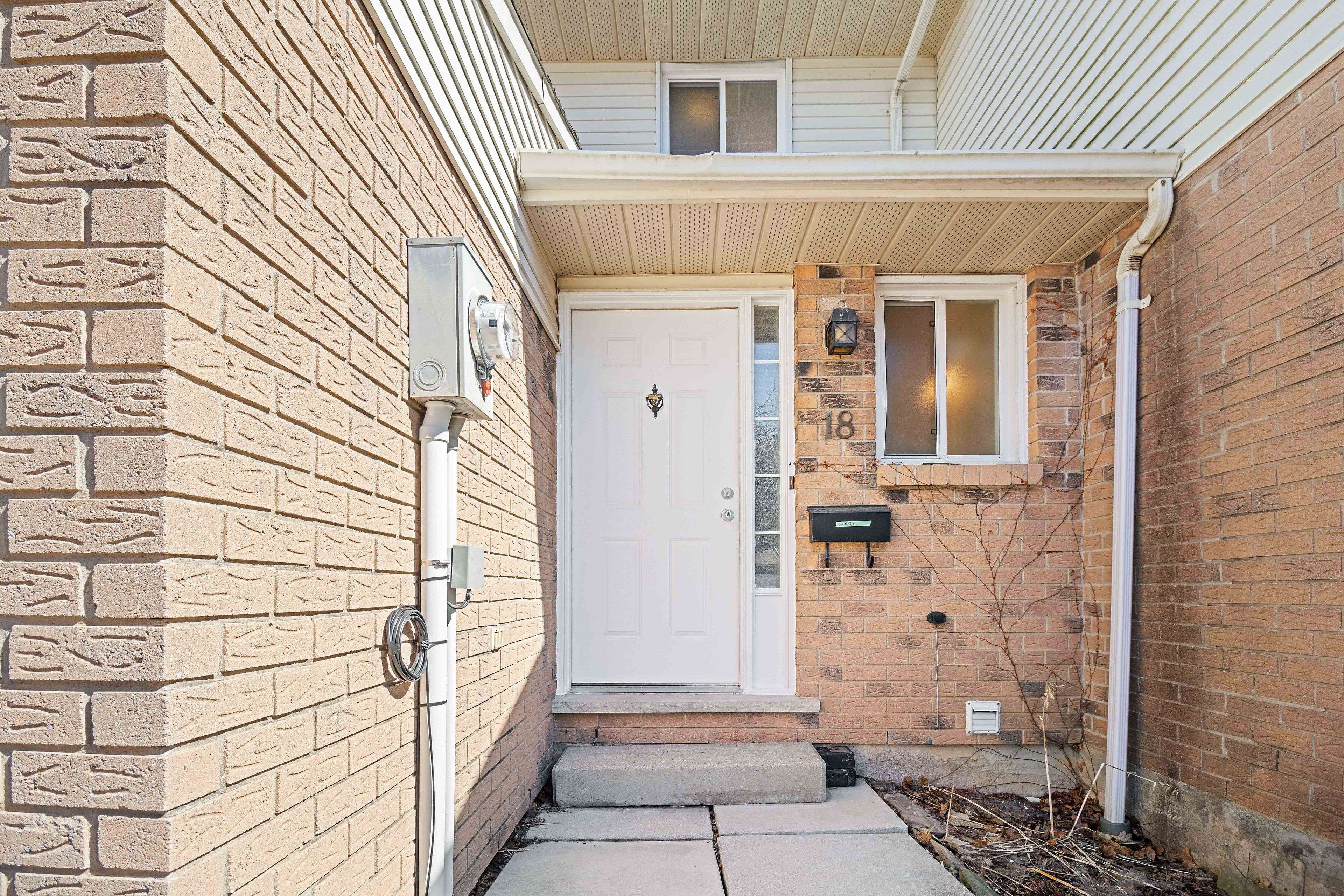 Thorold, ON L2V 4L5,18 Julie DR