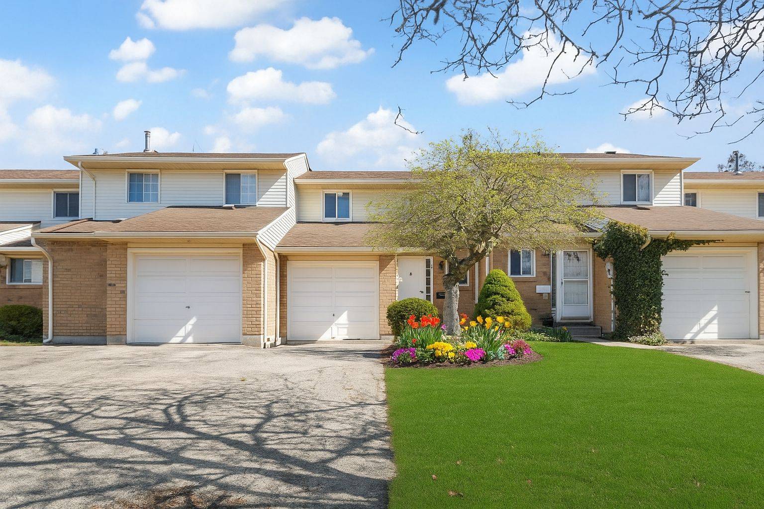 Thorold, ON L2V 4L5,18 Julie DR