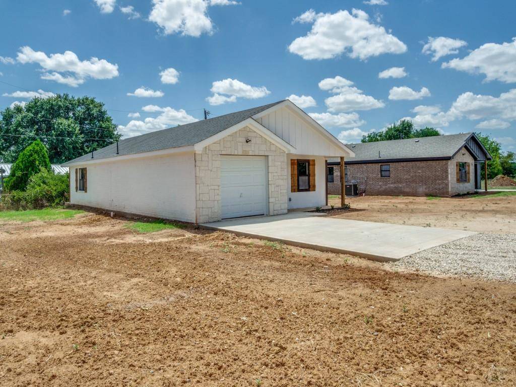 De Leon, TX 76444,808 Buckboard Drive