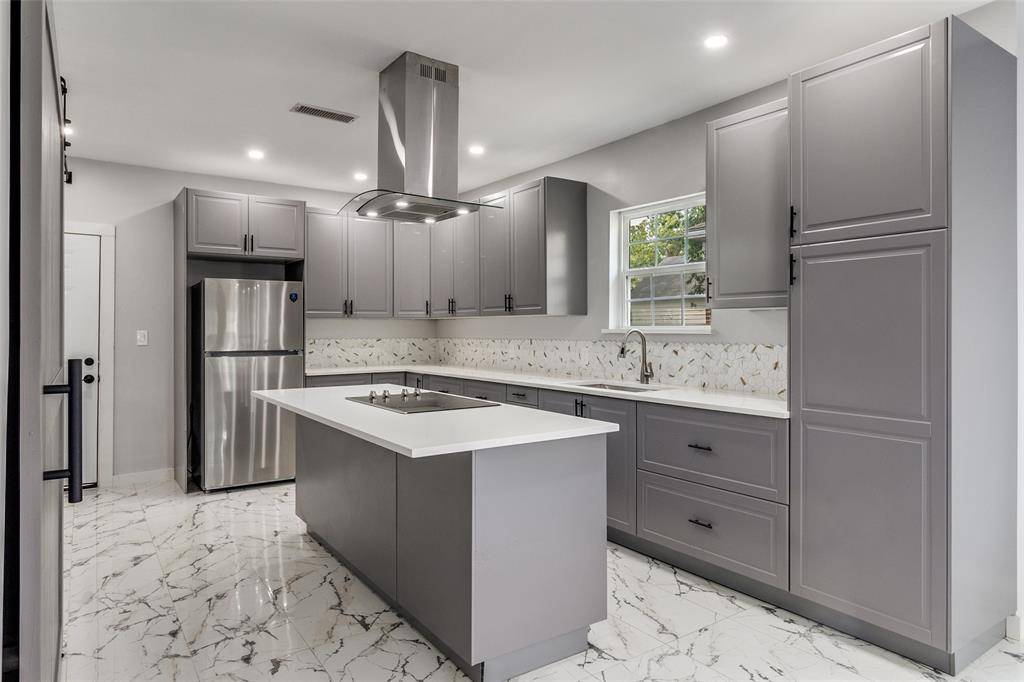 Dallas, TX 75208,729 S Waverly Drive